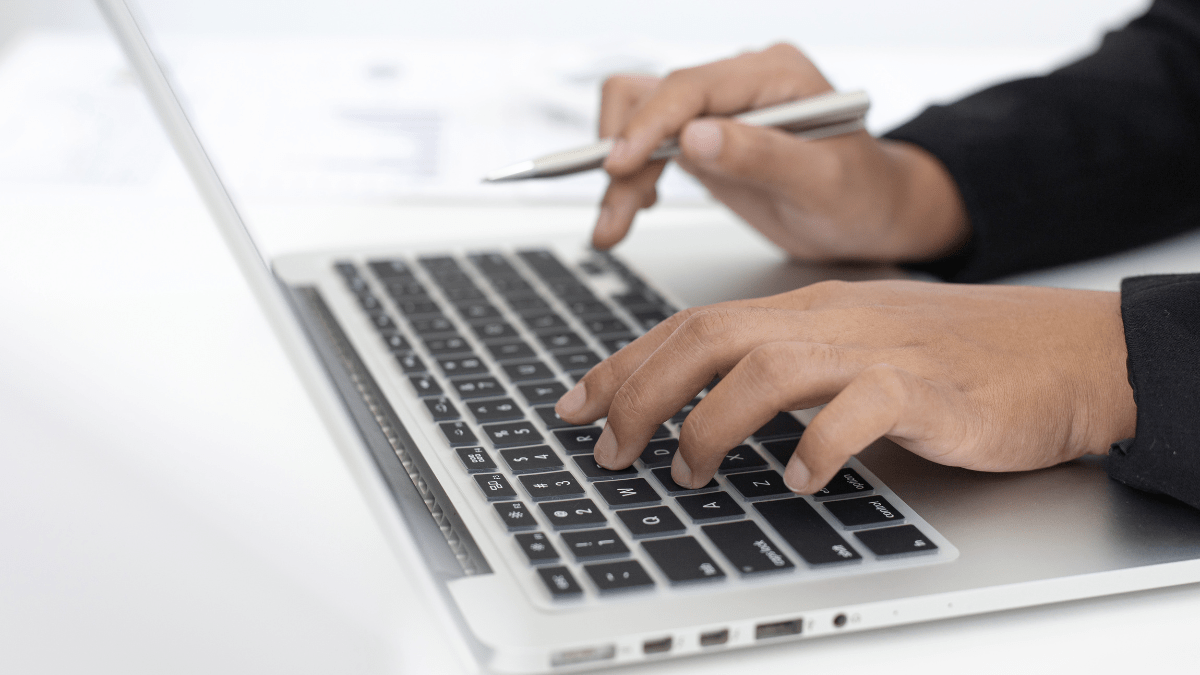 Efecto Naim habló con el profesor Hannes Werthner. Foto Canva.