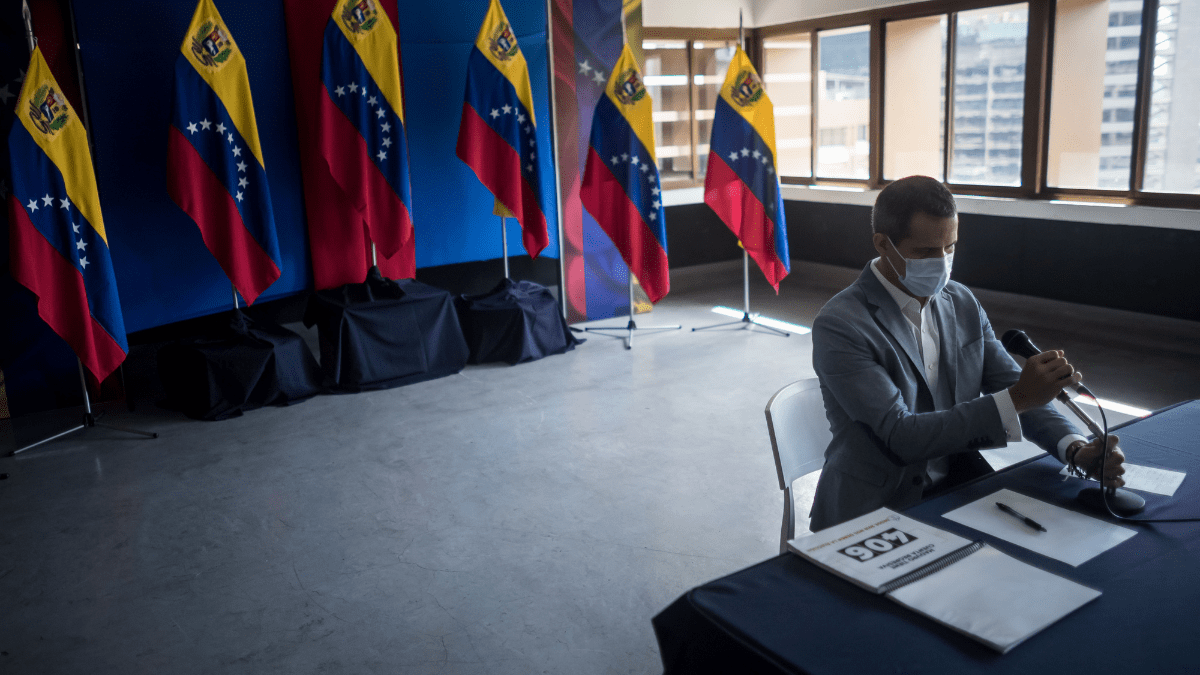 ¿Es posible reemplazar a Juan Guaidó como presidente interino de Venezuela?