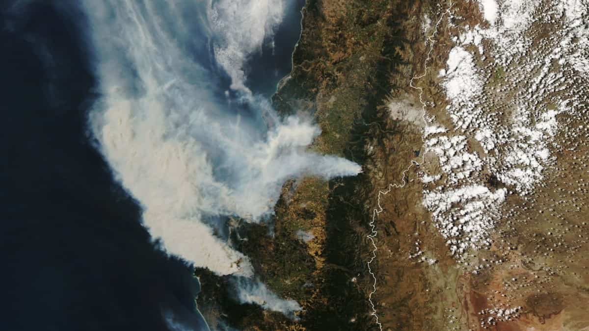 La Nasa captó impactantes imágenes desde el espacio del humo de los incendios en Chile