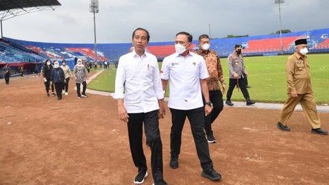 Presidente de Indonesia ordenó una auditoria para todos los estadios de fútbol del país