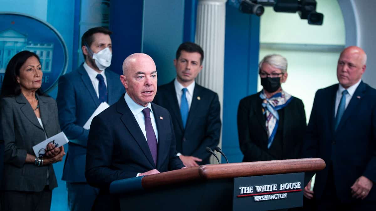 Estados Unidos afirma que sus fronteras no están abiertas a los migrantes