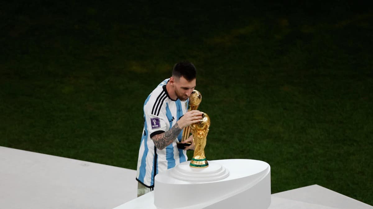 ¿Puede ser considerado Messi al fin el mejor futbolista de la historia?