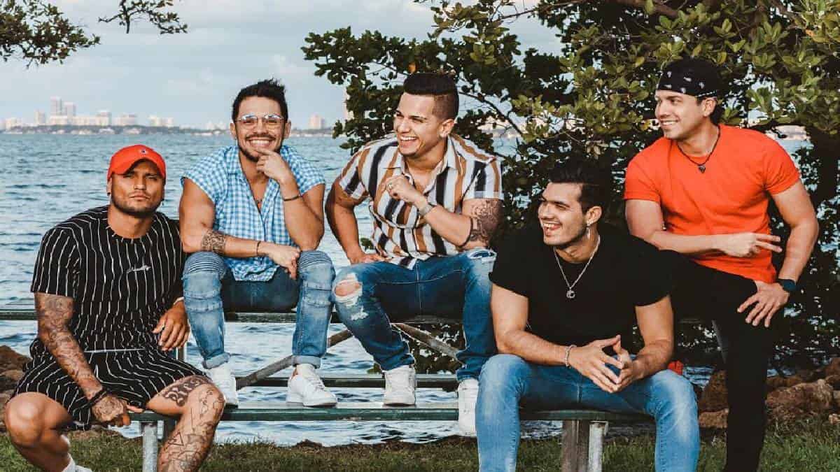 FOTOGRAFÍA TOMADA DE: @LOSADOLESCENTES Adolescentes Orquesta presenta su sencillo “Soy latino”