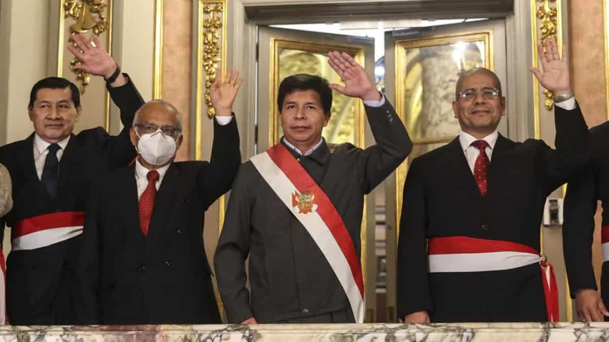 Pedro Castillo asegura que es víctima de "una persecución política"