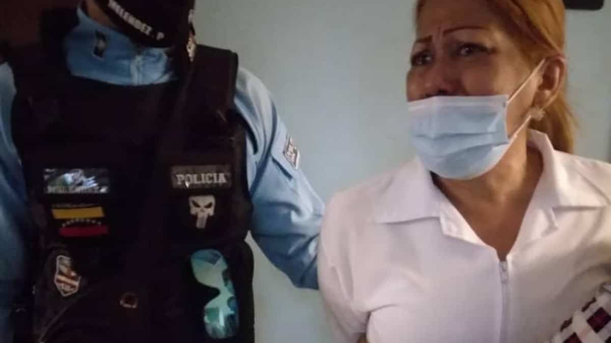 Enfermera venezolana fue detenida por pedirle a un policía que usara tapabocas