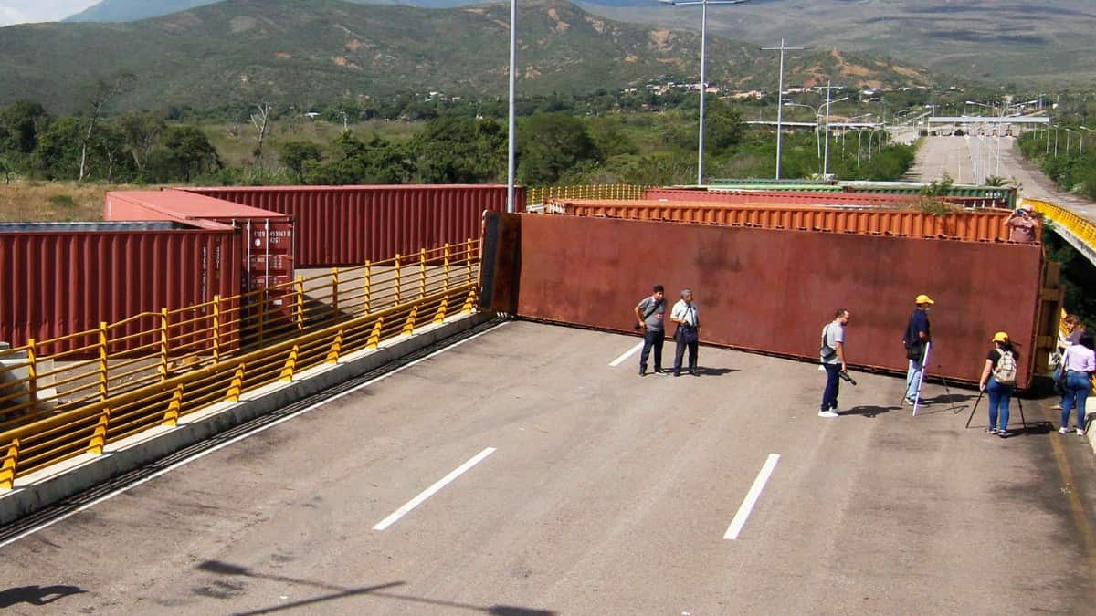 Desbloquean puente de Tienditas
