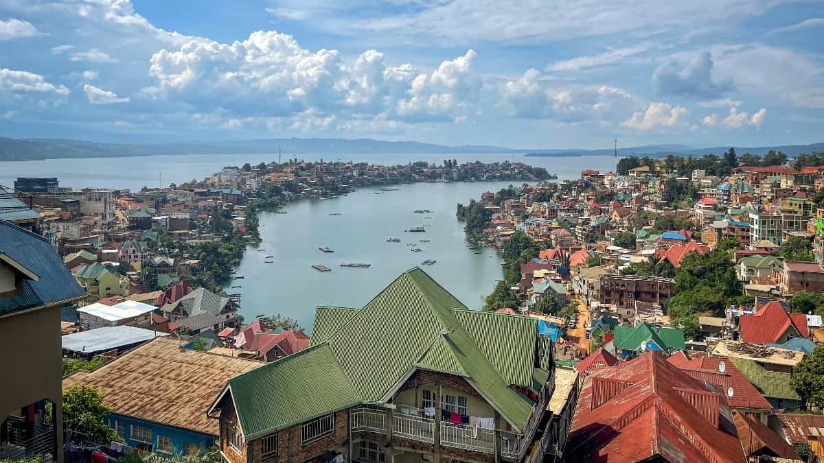 Puente colapsó durante su inauguración en la República Democrática del Congo