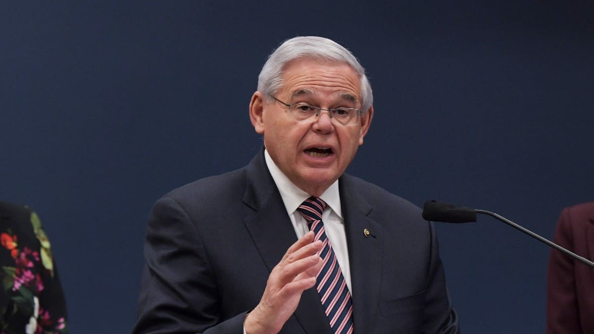 Senador Bob Menéndez pidió a Biden "recapacitar" y no deportar migrantes venezolanos