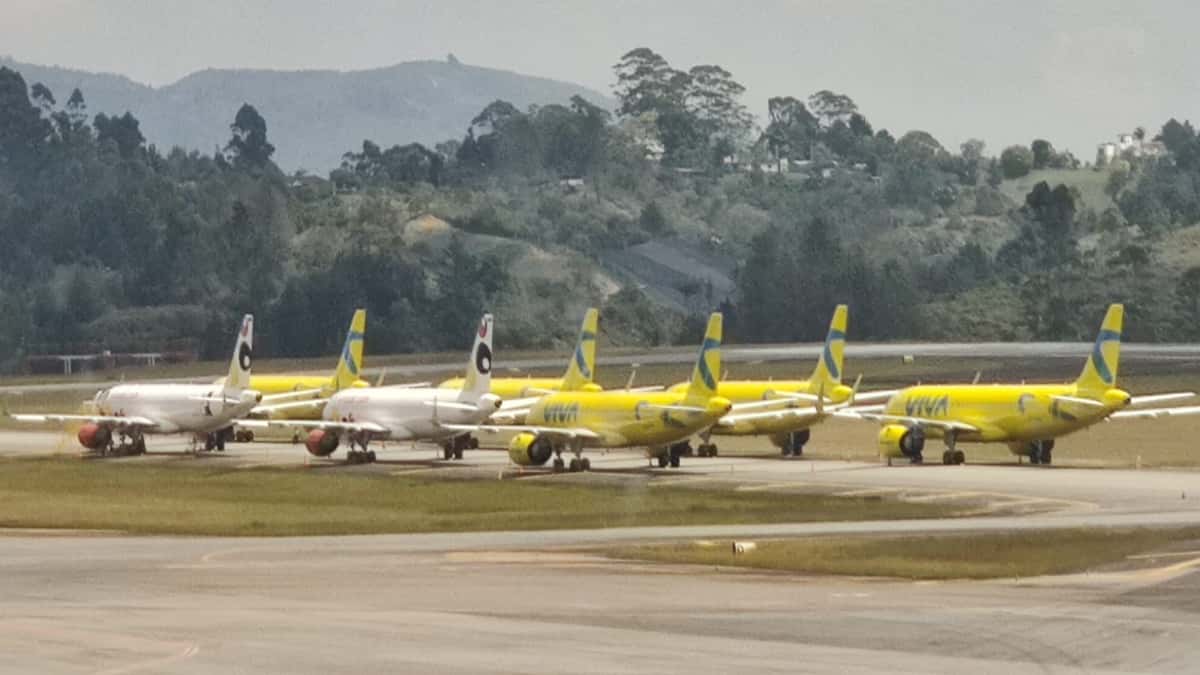 Latam, Avianca y Satena ofrecen transporte a usuarios varados de Viva Air