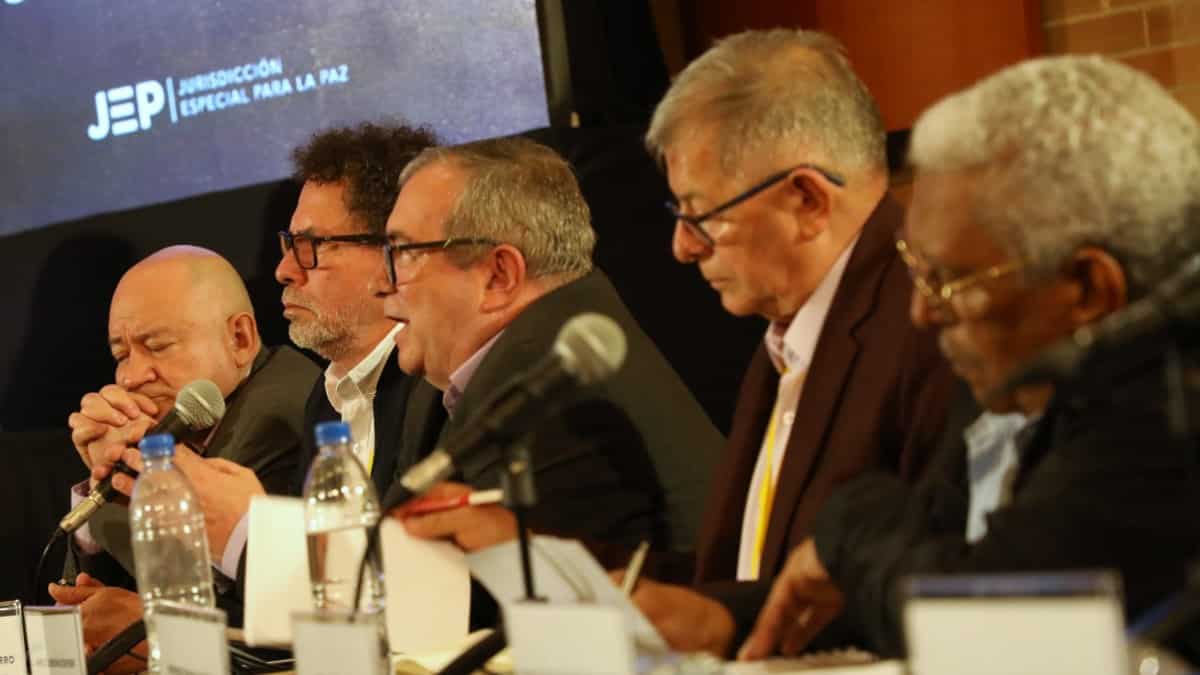 Víctimas de las Farc rechazan nueva pretensión de los excabecillas