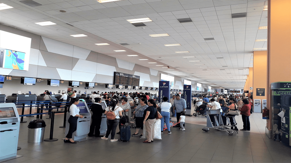 Perú extendió suspensión de vuelos desde Brasil hasta el 14 marzo