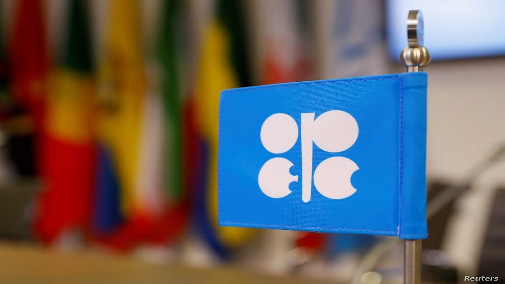 OPEP debate las consecuencias de su recorte en la producción de petróleo