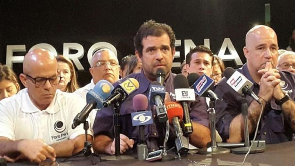 Foro Penal denuncia detención de trabajadores de la salud por difundir información sobre COVID-19