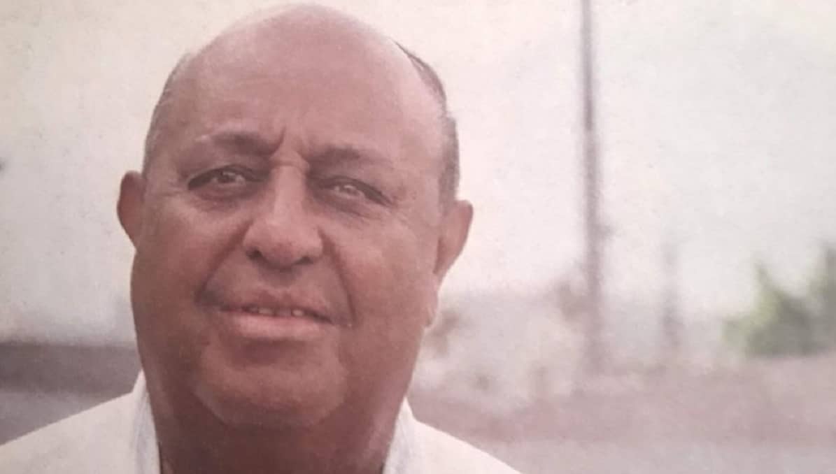 Su hija dio la noticia acompañada de una fotografía de su padre