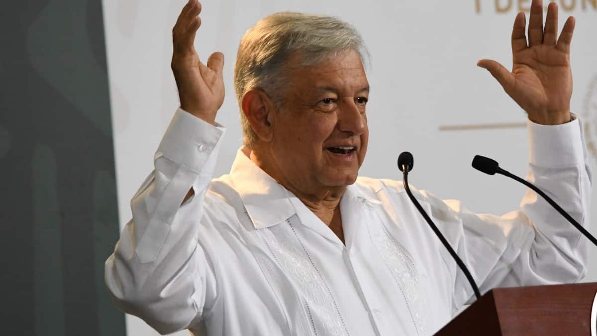 AMLO defendió la contratación de médicos cubanos en México