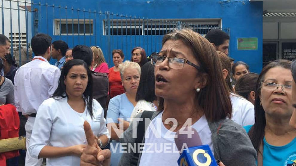 "No necesitamos aplausos": Ana Rosario Contreras exige al régimen equipos de protección