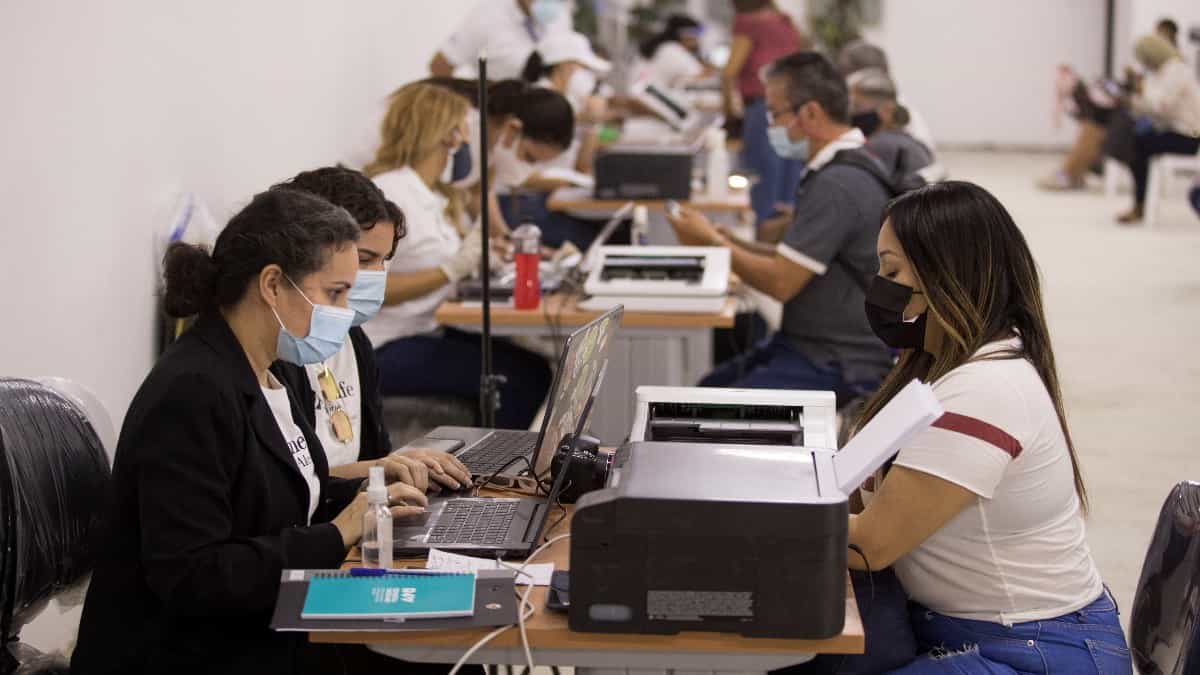 Migrantes venezolanos con PPT podrán solicitar la licencia de conducir en Colombia