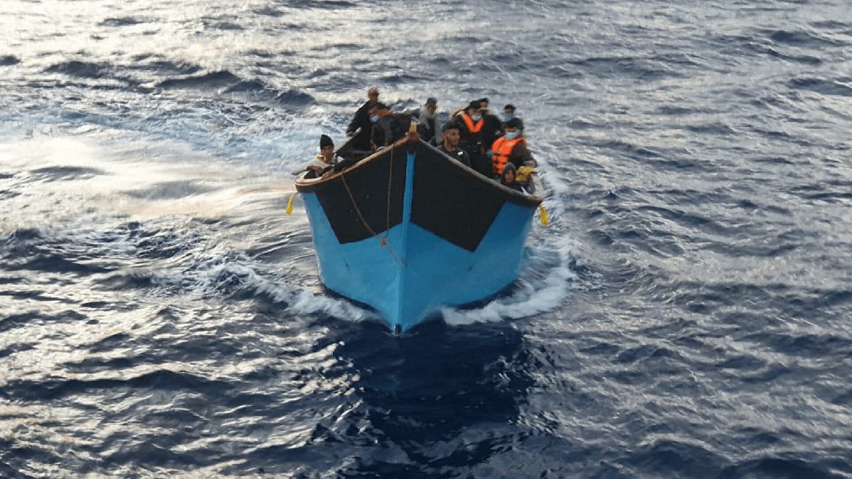 Al menos tres migrantes muertos y 41 rescatados en las islas Canarias