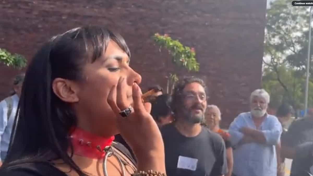 Polémica en México por legisladora trans que fumó marihuana frente a la Cámara de Diputados