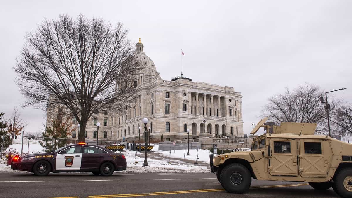 Arrestan a un hombre fuertemente armado que intentaba ingresar al Capitolio de EE. UU.