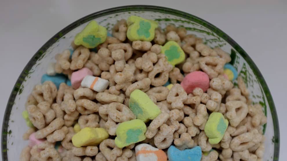 Llega el inusual Cereal Challenge que deja a más de uno con el estómago revuelto