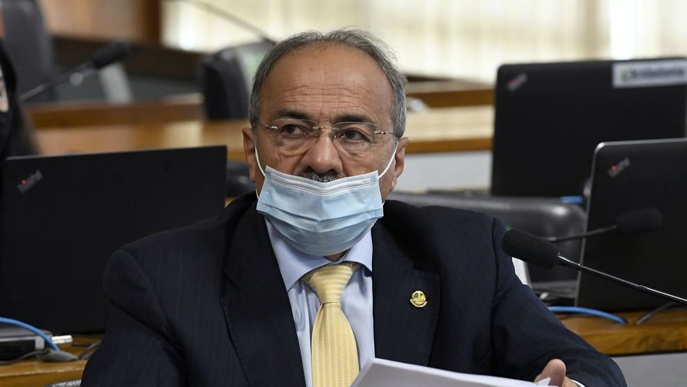 ¡Sorprendente! Así se guardó el dinero un senador brasileño durante requisa