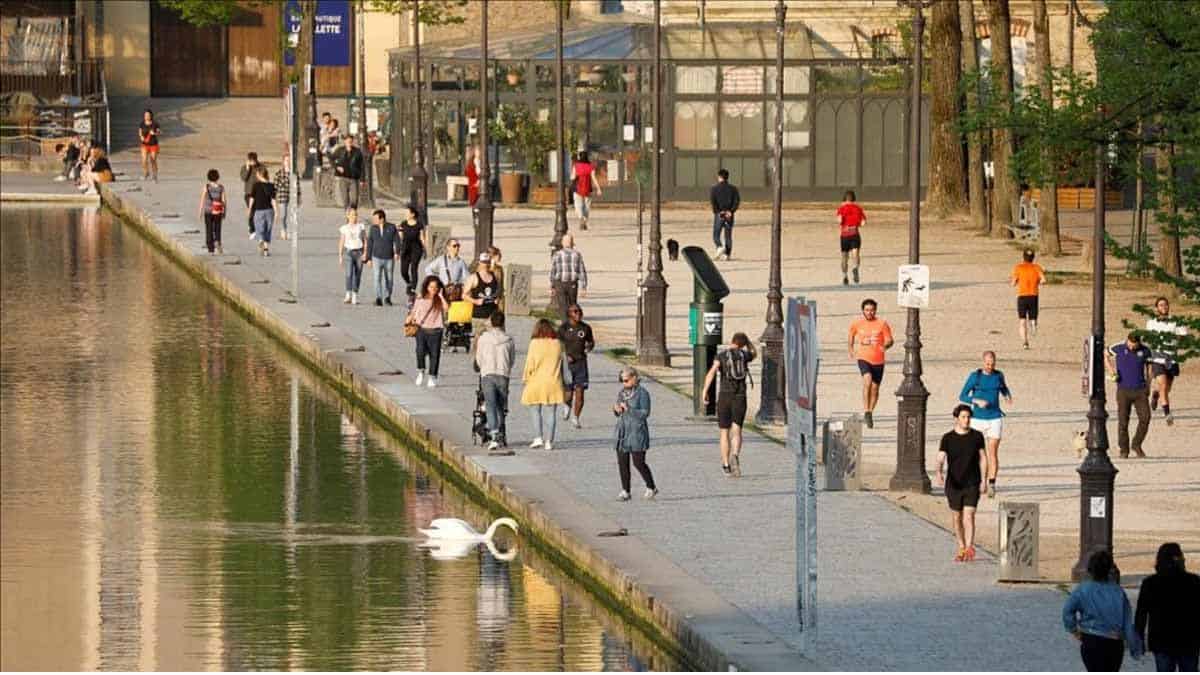 Francia analiza nuevo confinamiento, mientras Inglaterra llega a cifras alarmantes del virus