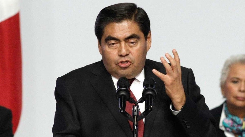 Gobernador de Puebla dice que los pobres son “inmunes” al coronavirus