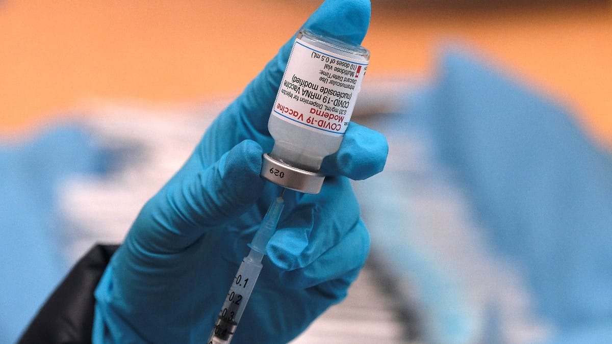 “El final de la pandemia está al alcance de la mano ": director de la OMS