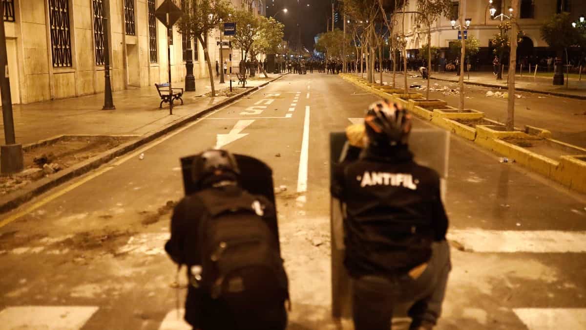 ¿Qué opciones tiene el Gobierno y el Congreso de Perú para revertir la situación?