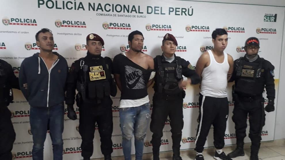 Policía de Perú venezolanos