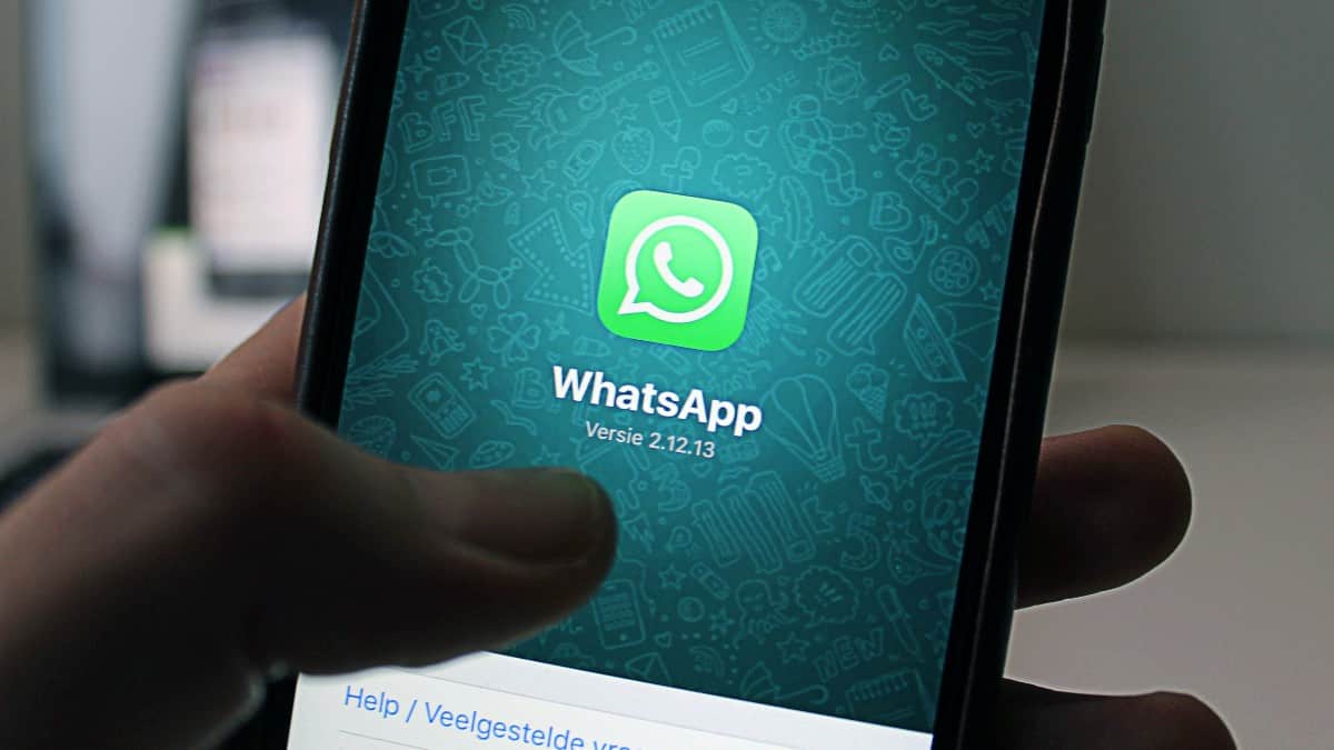 WhatsApp permitirá escuchar notas de voz fuera del chat