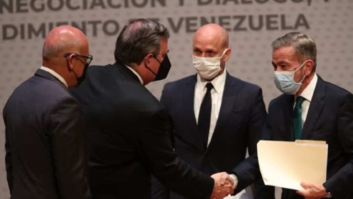 Diálogo entre régimen y oposición