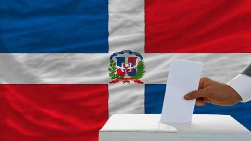 República Dominicana vota por presidente tras día récord de contagios de COVID-19