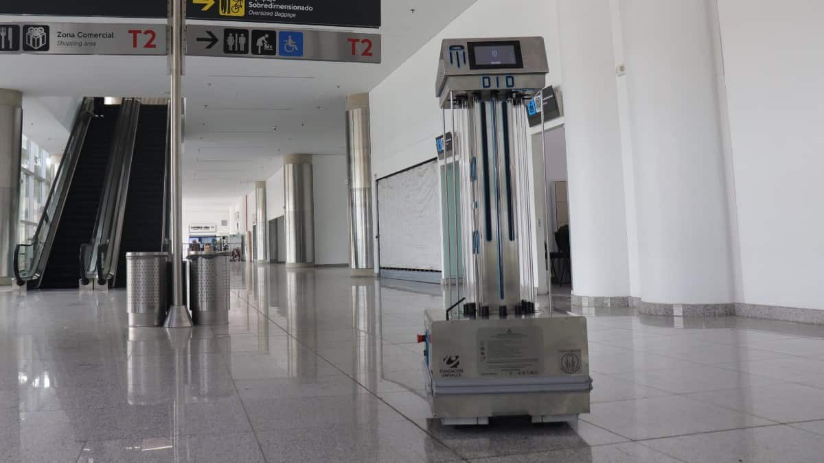 Robot creado por una colombiana para eliminar el covid-19 en el ambiente será fabricado en EEUU