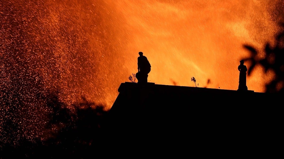 Edificio en llamas/ Foto: EFE