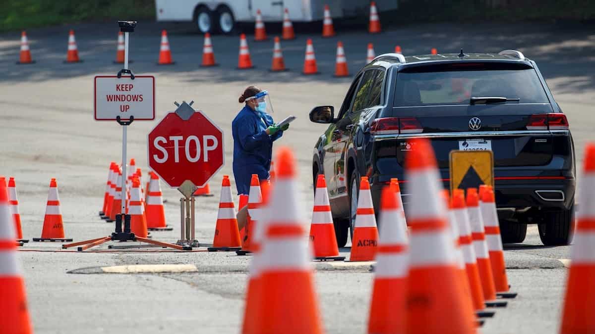 Gobiernos estatales restringen actividades por covid-19 frente al silencio de Trump