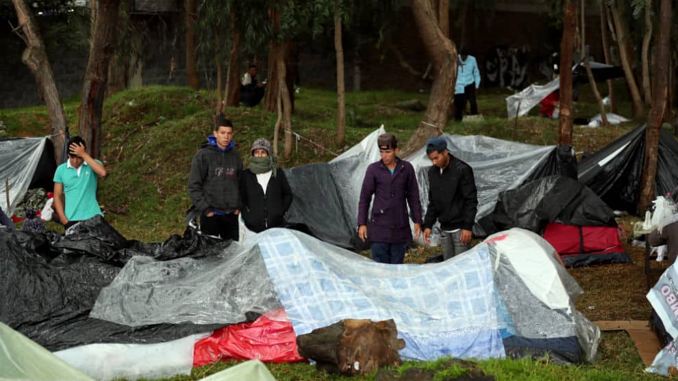 Venezolanos acampan en Bogotá