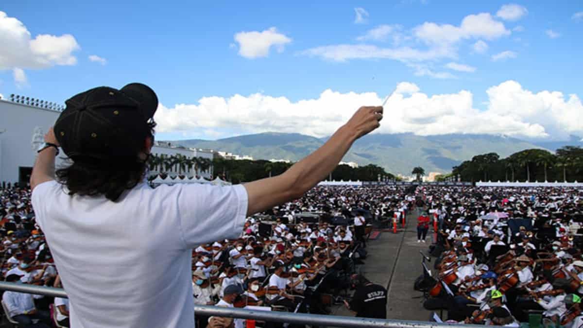 Más de 10 mil músicos congregados en el Patio de Honor de la Academia Militar, en Caracas