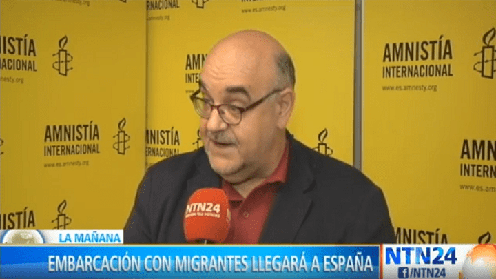 Embarcación con migrantes llegará a España