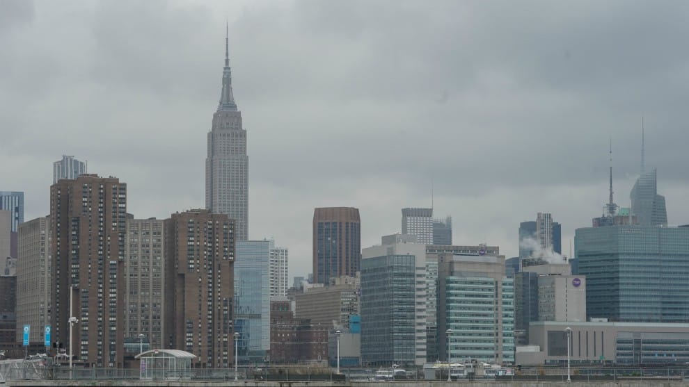 El edificio más icónico de Nueva York dedicó homenaje a trabajadores de la salud