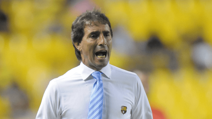 Entrenador del Barcelona de Ecuador, Guillermo Almada.