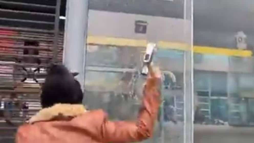 Fiscalía colombiana ordena captura de youtuber 'Epa Colombia' por vandalismo