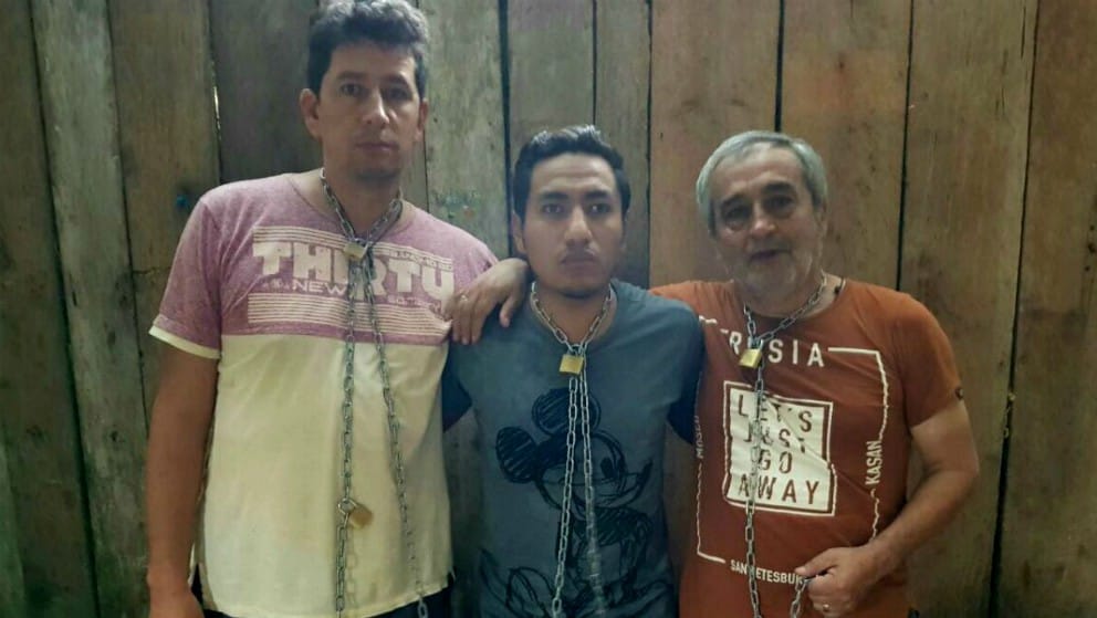 reportero Javier Ortega, el fotógrafo Paúl Rivas y el conductor Efraín Segarra