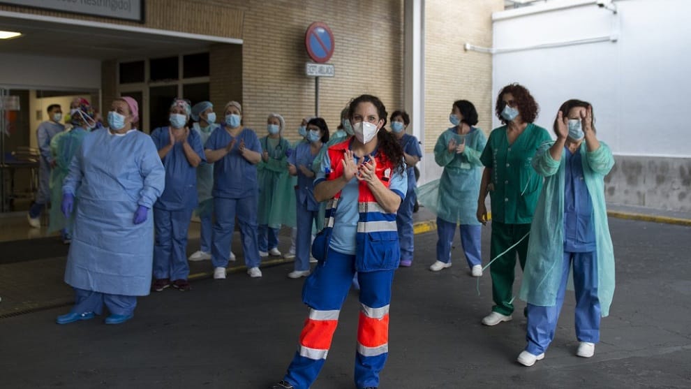 España registra menos de 100 muertos por coronavirus por primera vez en dos meses