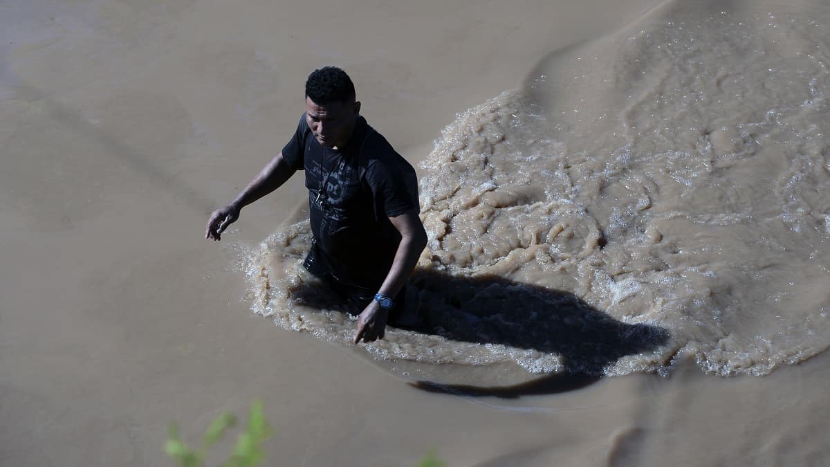 Sur de Florida se prepara para la llegada de Eta con fuerza de huracán