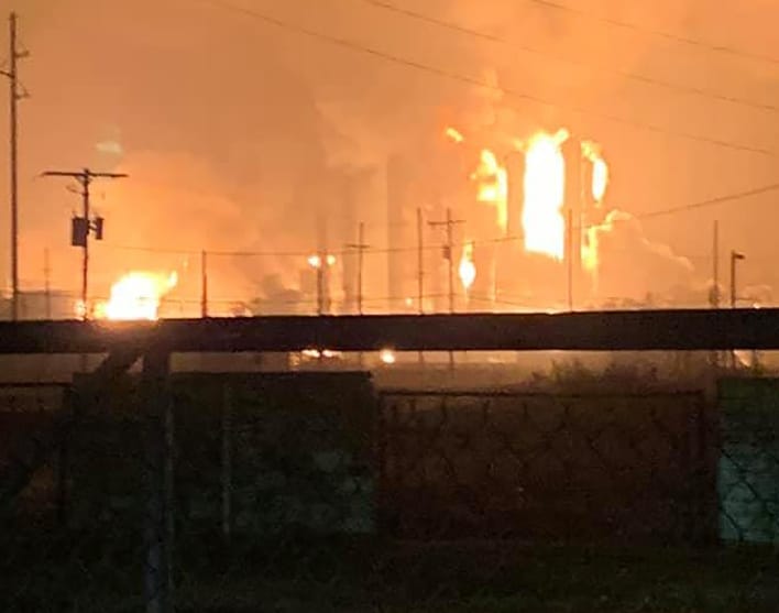 Explosión en planta petroquímica de Texas dejó al menos tres heridos