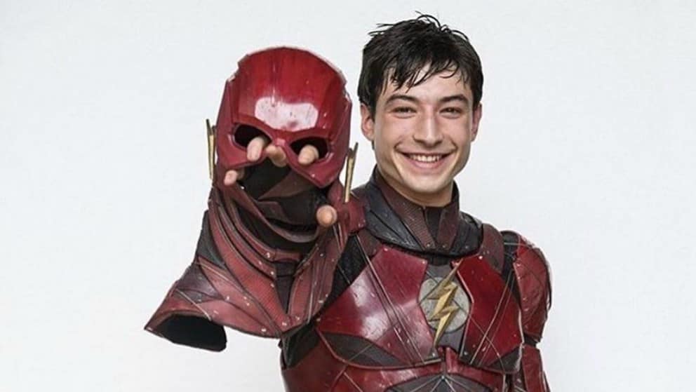 Actor de 'Flash' causa polémica por video ahorcando a una fanática