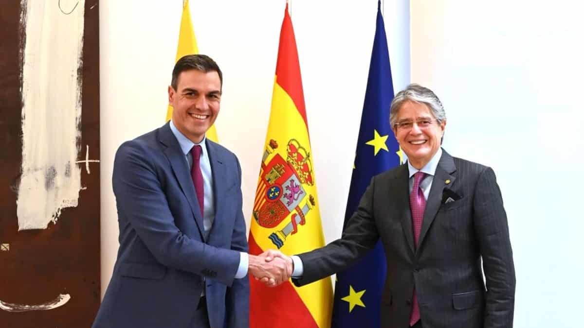Pedro Sánchez y Guillermo Lasso | Foto: Cortesía