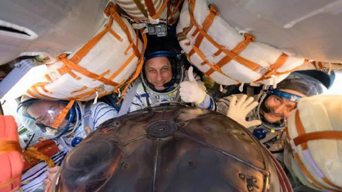 Astronautas rusos y estadounidenses